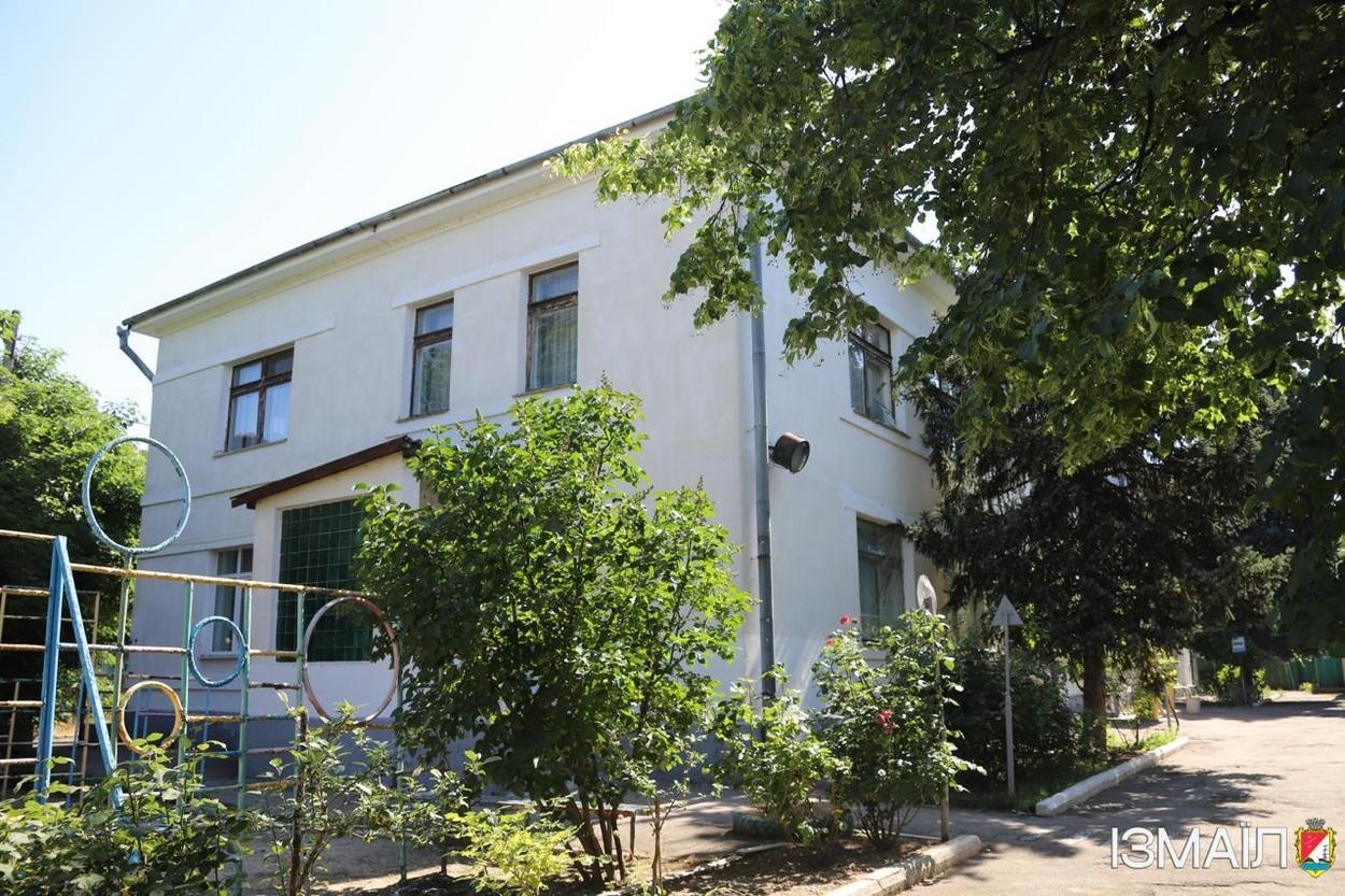Внаслідок ворожого нальоту шахедів на Ізмаїл постраждала поліклініка Дунайської обласної лікарні