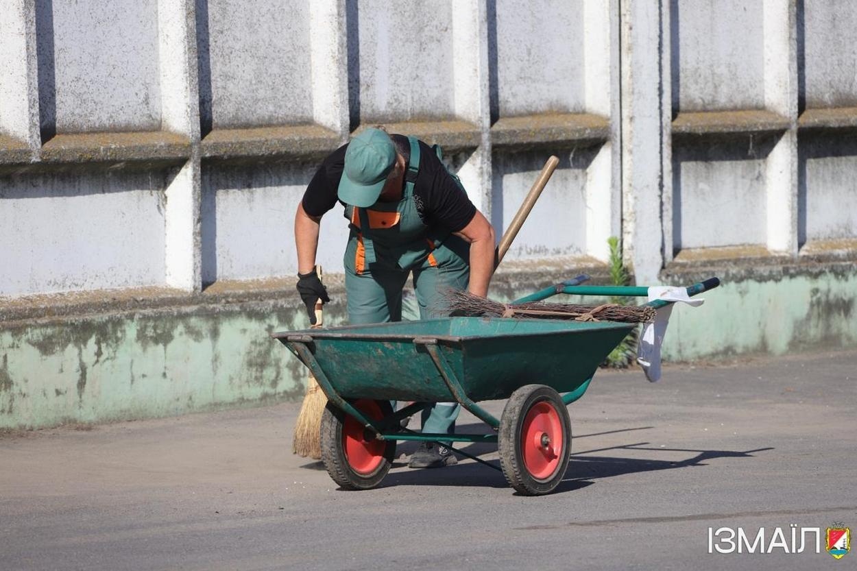 Внаслідок ворожого нальоту шахедів на Ізмаїл постраждала поліклініка Дунайської обласної лікарні