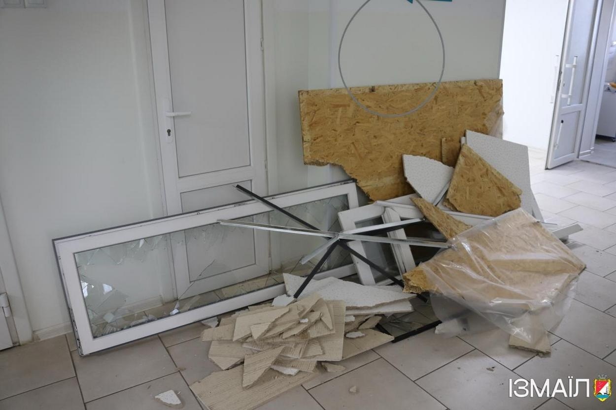 Внаслідок ворожого нальоту шахедів на Ізмаїл постраждала поліклініка Дунайської обласної лікарні