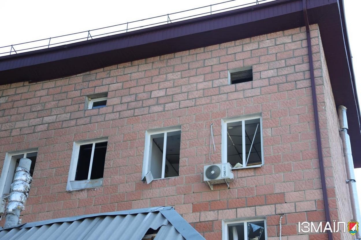 Внаслідок ворожого нальоту шахедів на Ізмаїл постраждала поліклініка Дунайської обласної лікарні