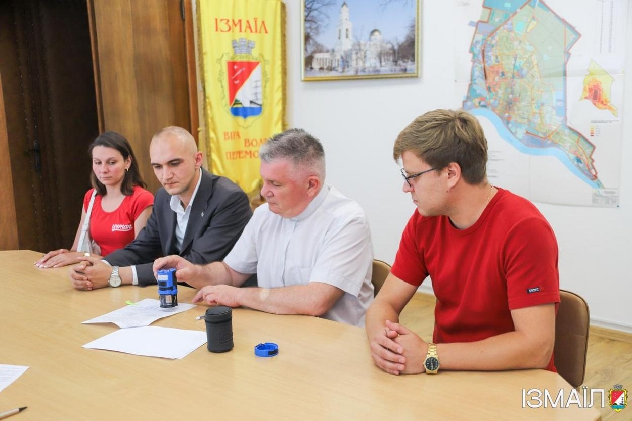 В Ізмаїлі підписали Меморандум, за яким стартує проєкт відновлення житла, що постраждало через війну