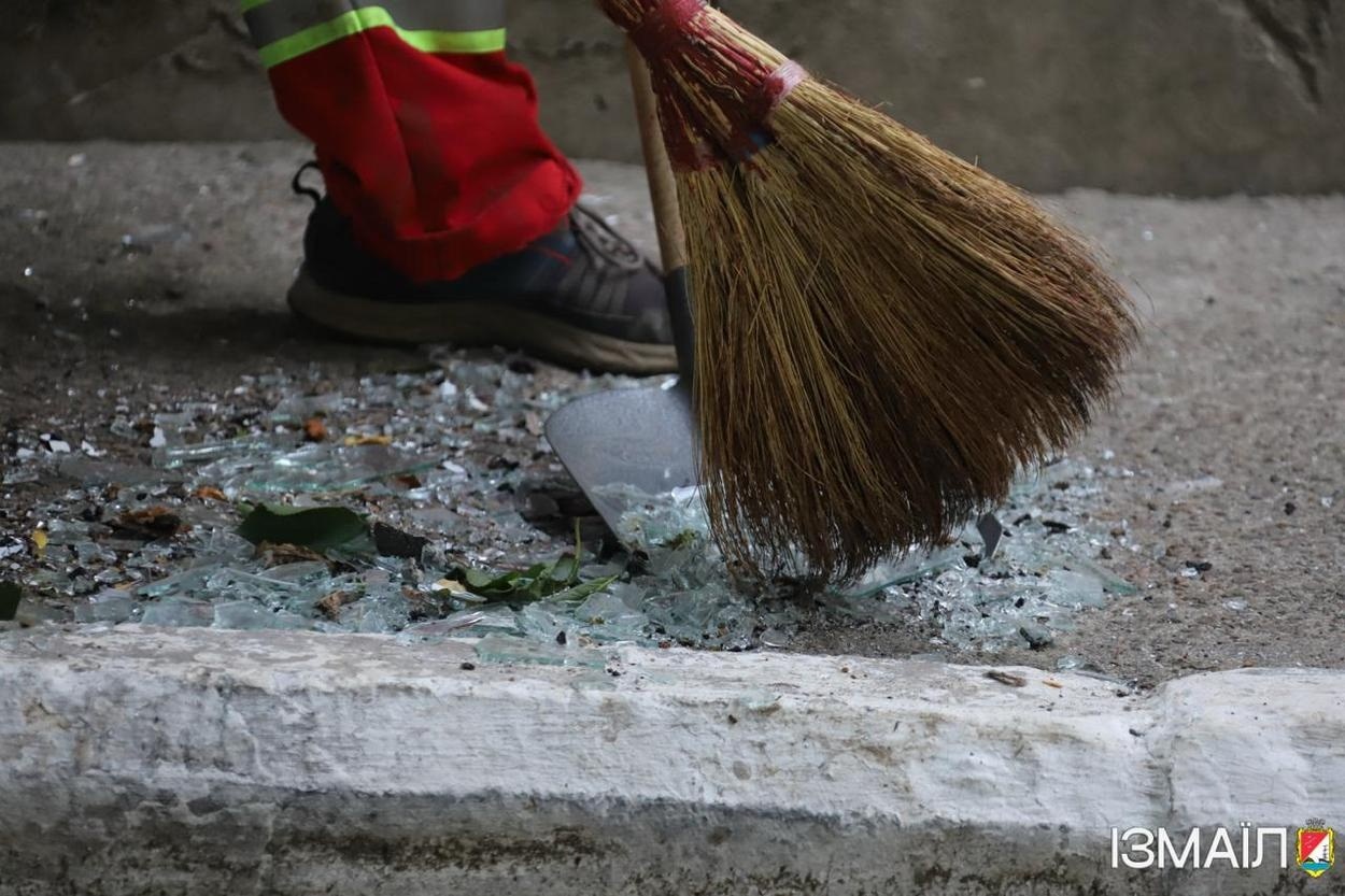 В Ізмаїлі, під час ворожої атаки на місто, в п’ятиповерхівку влучив шахед