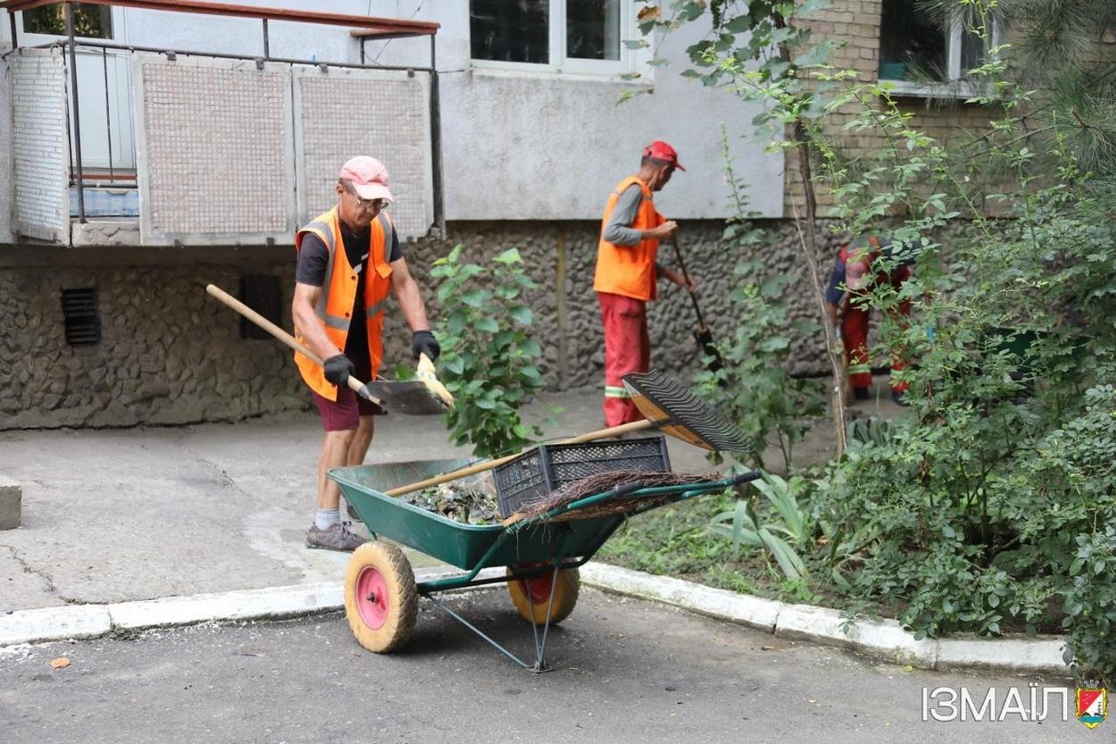 В Ізмаїлі, під час ворожої атаки на місто, в п’ятиповерхівку влучив шахед