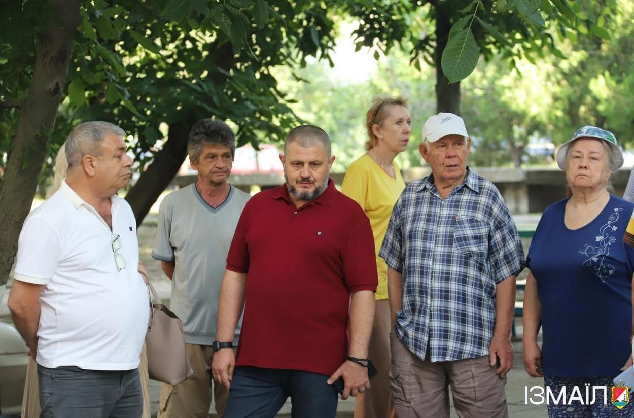 В Ізмаїлі, під час ворожої атаки на місто, в п’ятиповерхівку влучив шахед