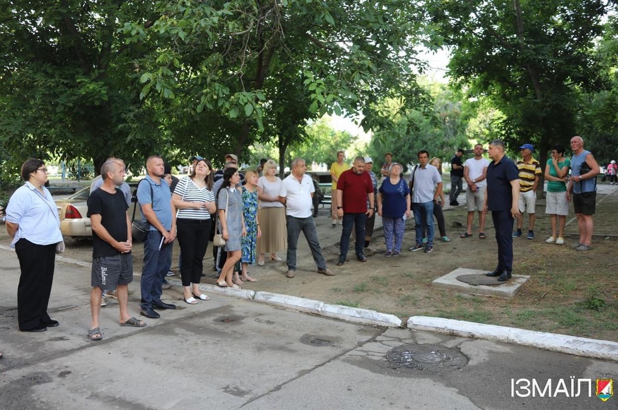 В Ізмаїлі, під час ворожої атаки на місто, в п’ятиповерхівку влучив шахед
