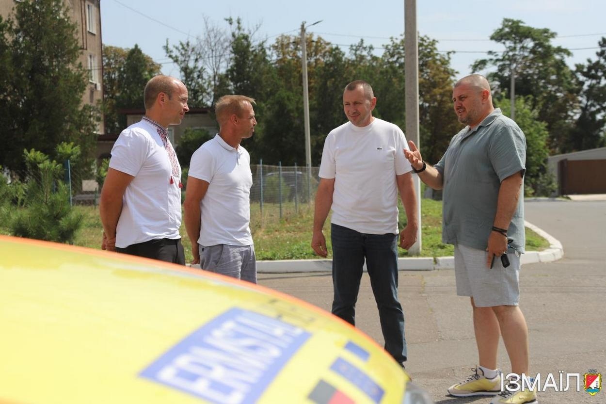 Лікарня в Ізмаїлі отримала автомобіль для перевезення спеціальних вантажів