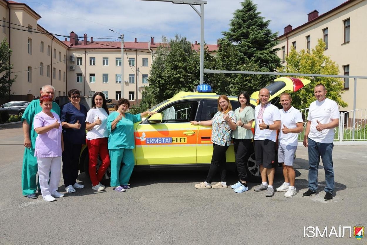 Лікарня в Ізмаїлі отримала автомобіль для перевезення спеціальних вантажів