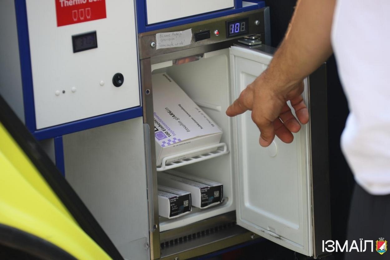 Лікарня в Ізмаїлі отримала автомобіль для перевезення спеціальних вантажів